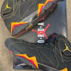 Jordan 7 Retro Citrus - Black and Yellow Sneakers